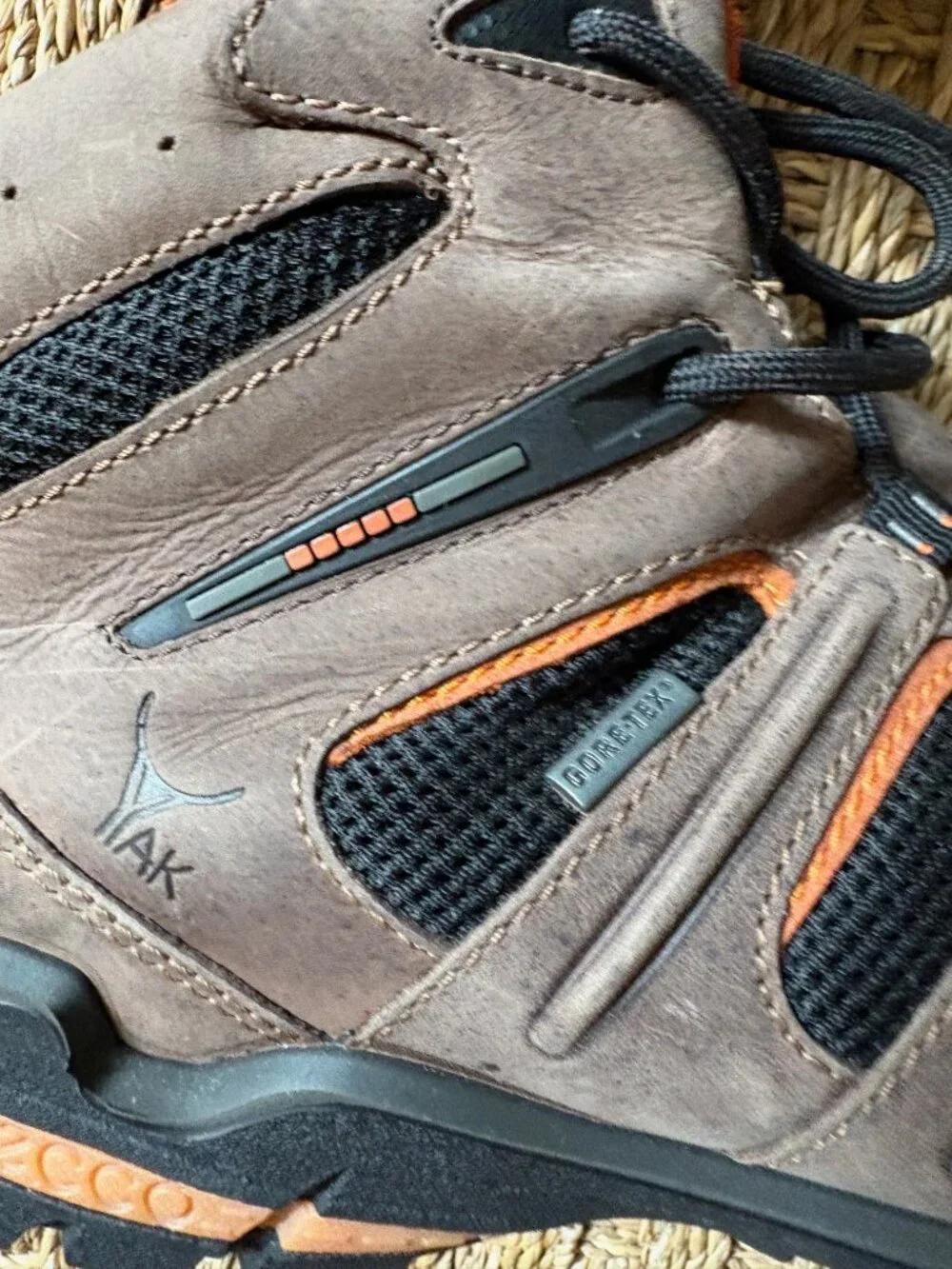 Ecco Xpedition Lite Hiking Shoe in Espresso/black